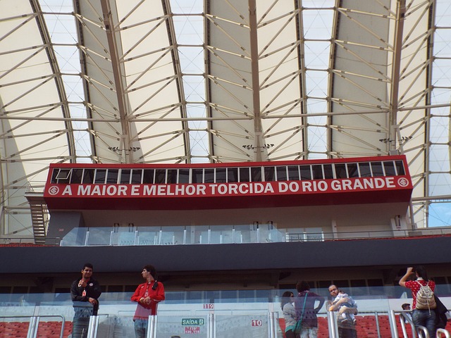 但在比赛接 但在比赛接