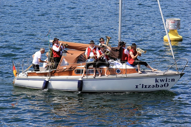 鮑爾和盧西 鮑爾和盧西